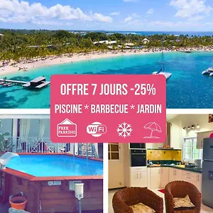 Appartement Le Sable Bleu - Evasion Tropicale A Sainte-anne - 5min - Piscine - Parking - Climatise - Vue Sur Les Palmiers - Parfait Pour Sejours En Famille Ou Entre Amis, Sainte-Anne (Grande-Terre)